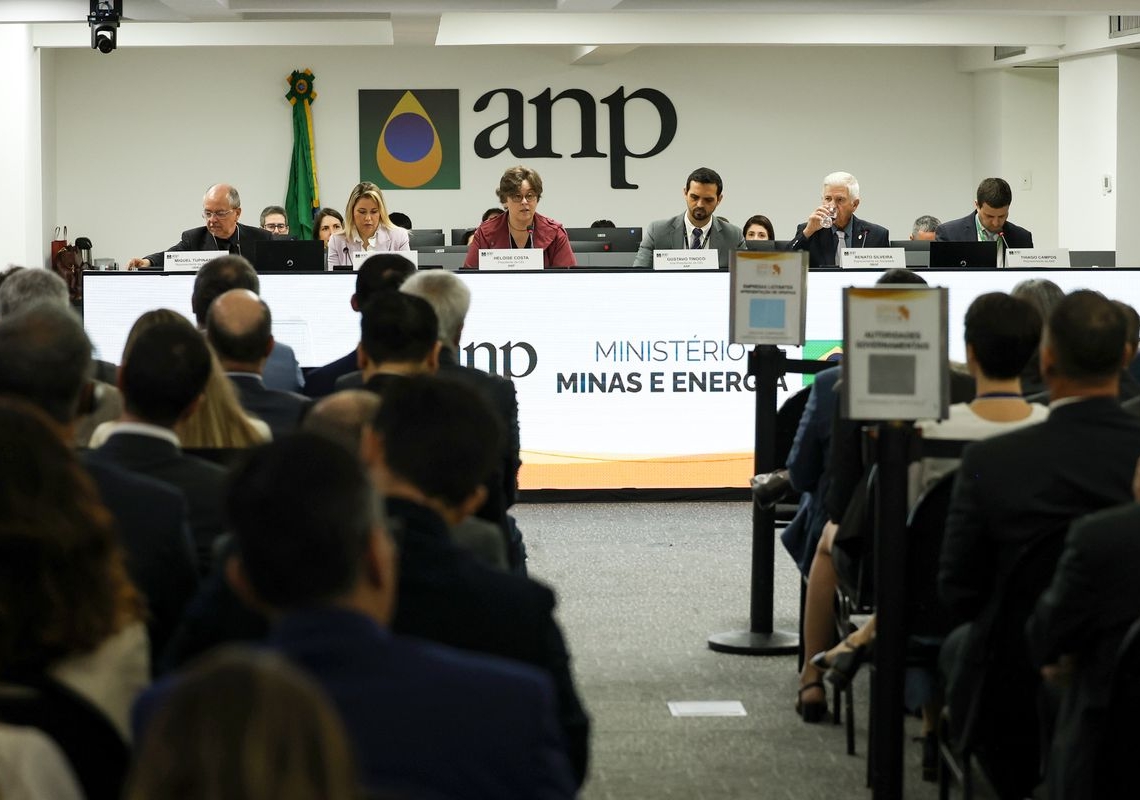 Leilão da ANP arrecada R$ 3 bilhões com a venda de 49 blocos