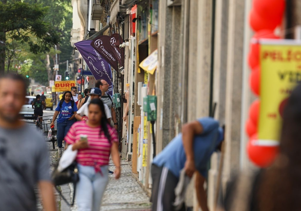 Fim da escala 6×1 traz esperança de mais tempo para família e saúde