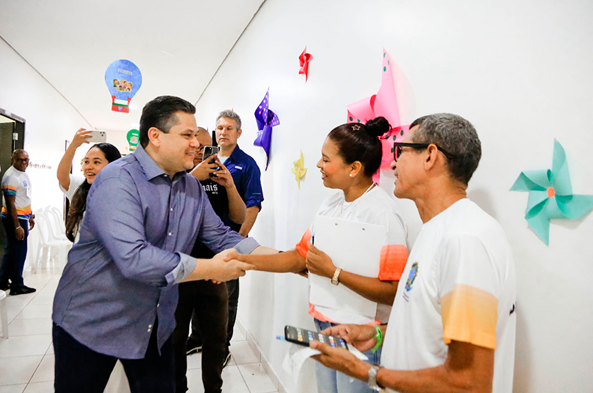 Davi Alcolumbre vota no Amapá e faz chamado à paz e ao respeito — Senado Notícias