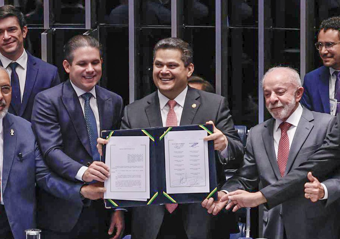 Congresso promulga emenda do fim da 6×1; escala 5×2 começa em 60 dias