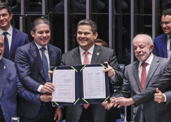 Congresso promulga emenda do fim da 6×1; escala 5×2 começa em 60 dias